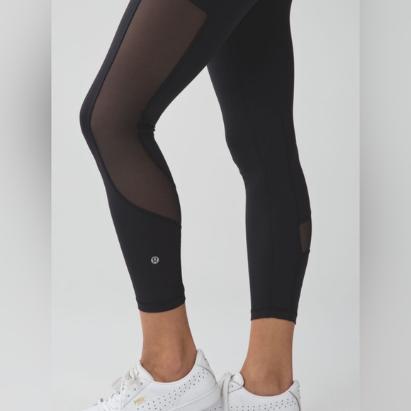 Lululemon High times pant (cool to street) size 6 - Picture 5 of 11